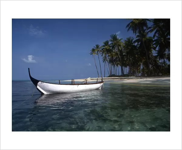India - Laccadives (Lakshadweep) A beautiful atoll island of the Laccadives (the