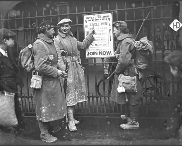 Soldiers home from the trenches interested in the new notice to single men ( Gordons