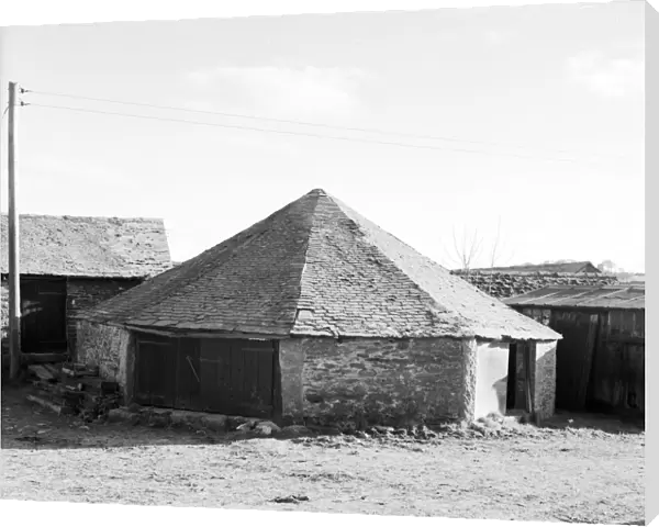 Capstan house, Hendra Farm, Pelynt, Cornwall. 1967