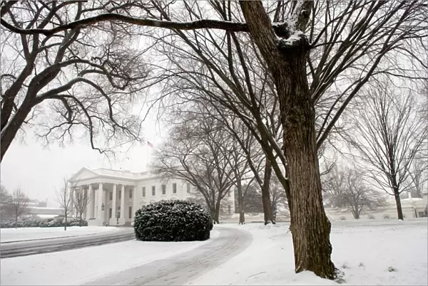 Us-Weather-White House-Snow