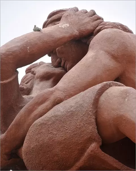 Peru-Lima-Statue-The Kiss-Love