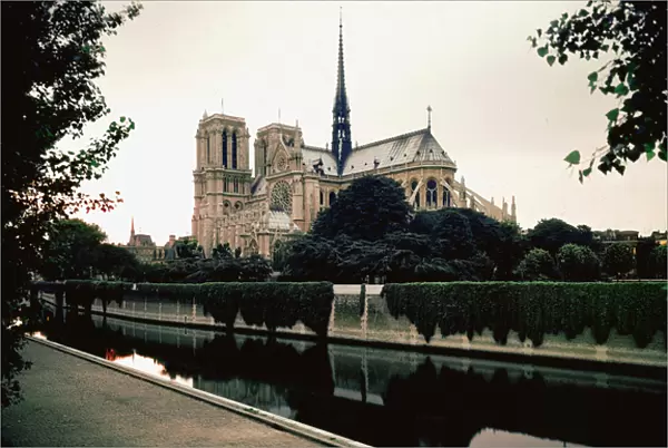 View of the apse of the Cathedrale Notre Dame de Paris, 1163-1330