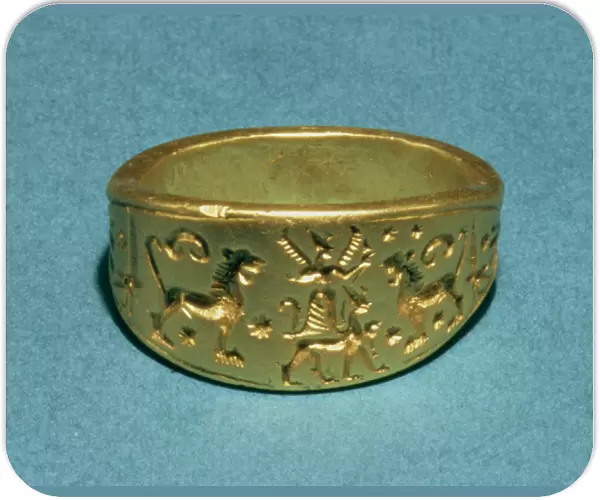 Ring inscribed in Hittite hieroglyphic script Great Prince (gold)
