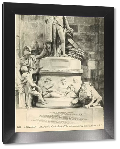 Monument of Admiral Lord Nelson, St Pauls Cathedral, London (b  /  w photo)