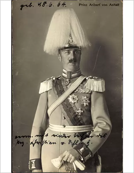 Ak Prince Aribert von Anhalt, Uniform, Helmet, Order, Badge (b  /  w photo)