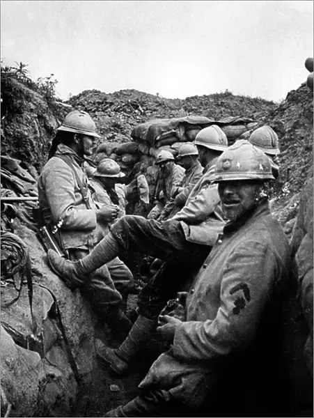 French Soldiers in the Trenches, Verdun, c. 1916-1917 (b / w photo)