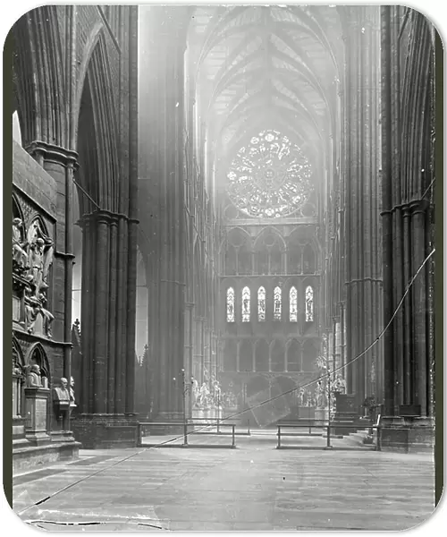 Interior of the North Transept, Westminster Abbey, London (b / w photo)