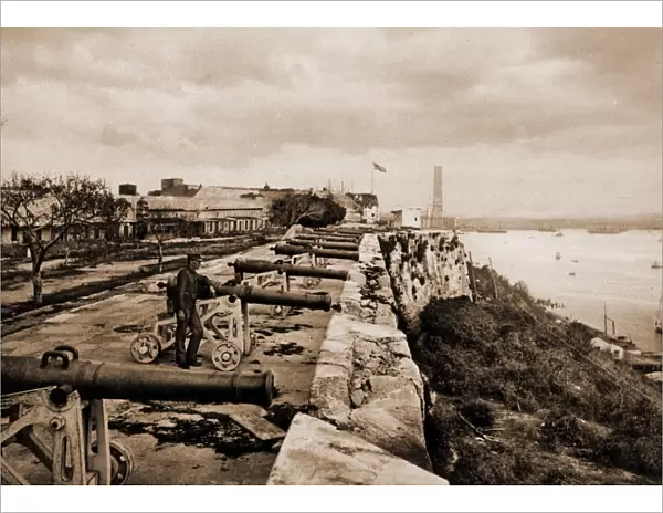 El parapeto de la Cabana, Habana, Jackson, William Henry, 1843-1942, Forts & fortifications