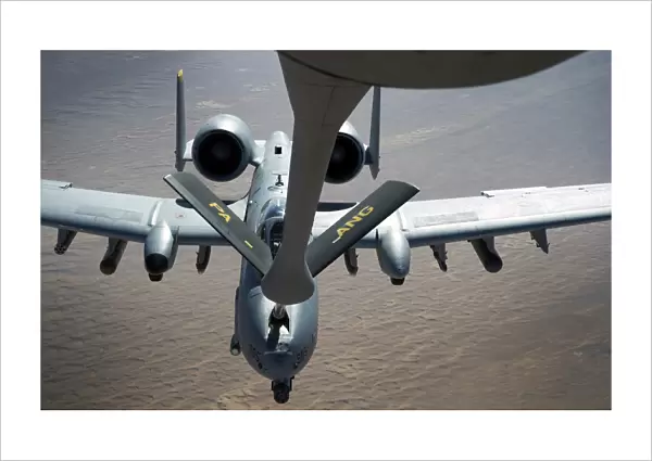 A boom operator refuels an A-10 Thunderbolt II