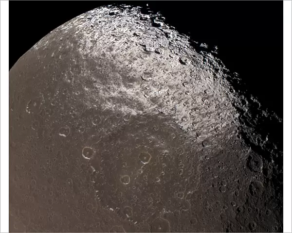 Saturns moon Iapetus