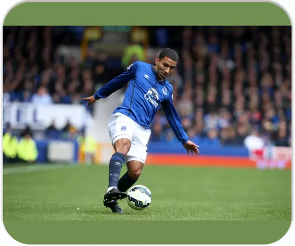 Everton's Aaron Lennon in Thrilling Action: Everton vs Sunderland at Goodison Park - Barclays Premier League