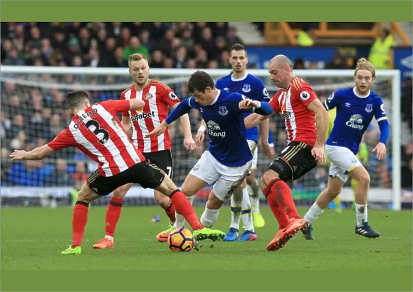 Everton vs Sunderland: Ross Barkley Clashes with Oviedo and Gibson at Goodison Park
