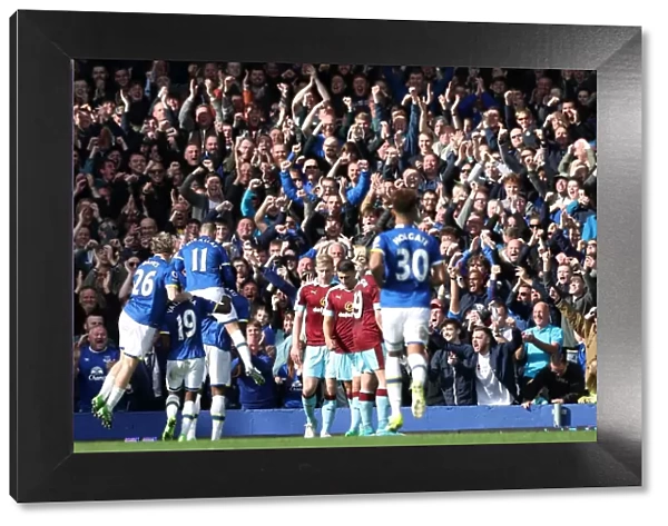 Everton's Romelu Lukaku Scores Third Goal, Celebrates with Team and Fans at Goodison Park (Premier League: Everton vs Burnley, 2016-17)