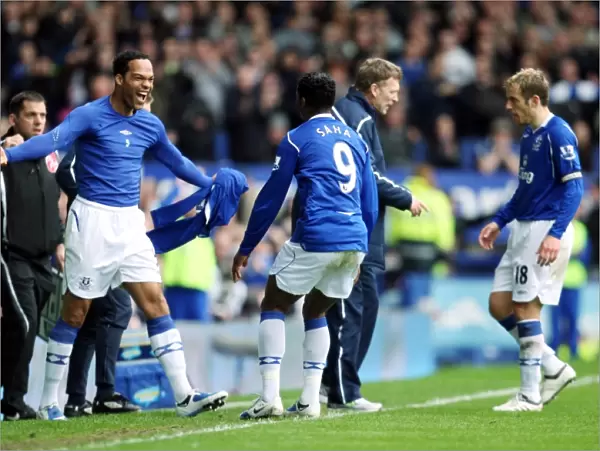 Unstoppable Everton: Saha and Lescott's Euphoric 2-0 Goal Celebration (08 / 09 Premier League)