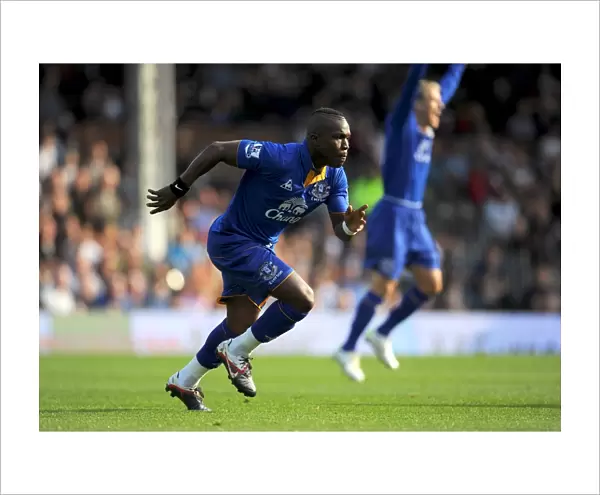 Royston Drenthe's Stunner: Everton's First Goal in BPL Clash at Craven Cottage (23 Oct 2011 - Fulham vs Everton)