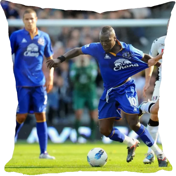 Battle for the Ball: Drenthe vs. Grygera - Fulham vs. Everton, Premier League (2011)