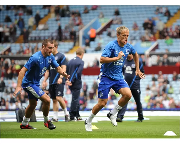 Everton's Neville and Gibson Ready for Aston Villa Showdown in Barclays Premier League (Aston Villa 1-3 Everton, Villa Park, 25-08-2012)