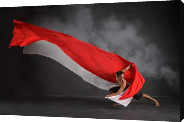 Dance of red and white cloths