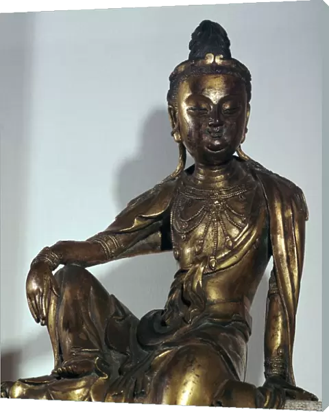 Chinese statuette of the Bodhisattva Kuan-yin, 12th century