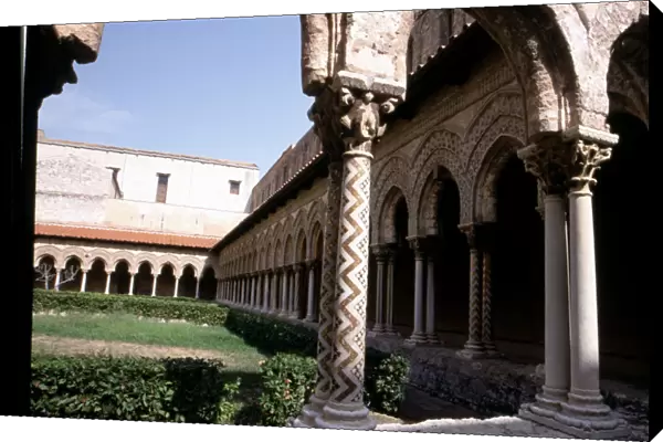 Overview of the cloister of the Cathedral of Monreale (Sicily), Norman-Byzantine style