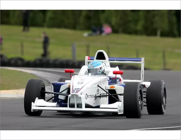 Formula BMW UK: Anthony Comas Victory Engineering