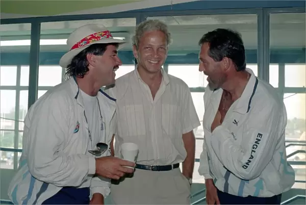 England Cricketers. Alan Lamb, David Gower ang Graham Gooch. April 1990 90-2284-005