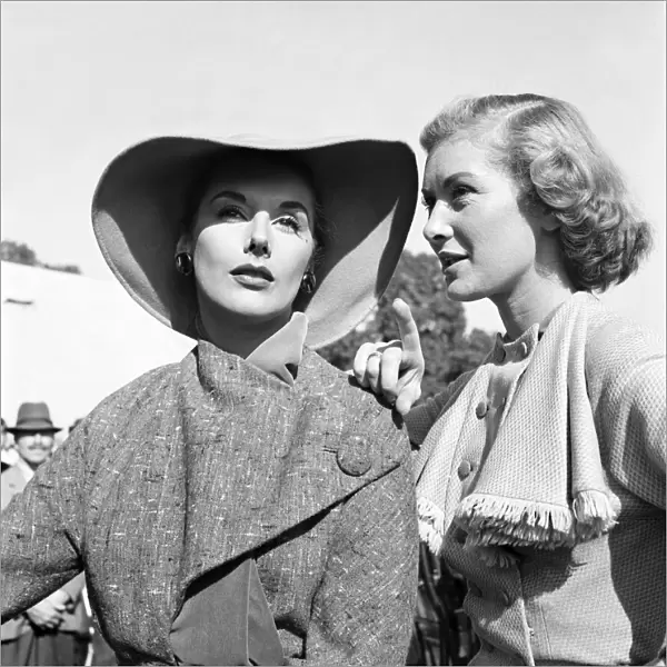 Filming of Genevieve Kay Kendell and Dinah Sheridan. September 1952 C4674-005