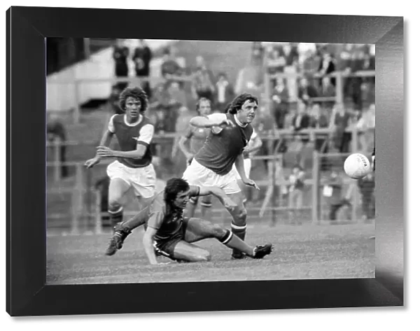 Luton Town. vs. Arsenal. August 1977 77-04352-011