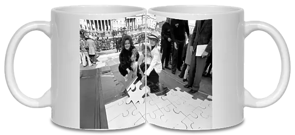 The NCH giant jig saw campaign in Trafalgar Square March 1975 75-1709-003