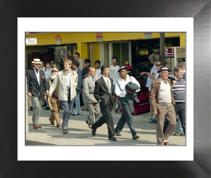 Framed Print : Only Fools and Horses Cast at Margate Beach Print 1989 Framed Print : Only Fools and Horses Cast at Margate Beach Print 1989