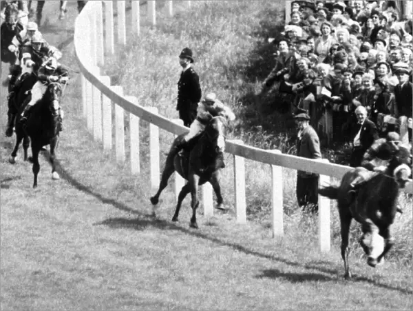 Epsom Derby 1953. Gordon Richards in second place during the race. (crop)