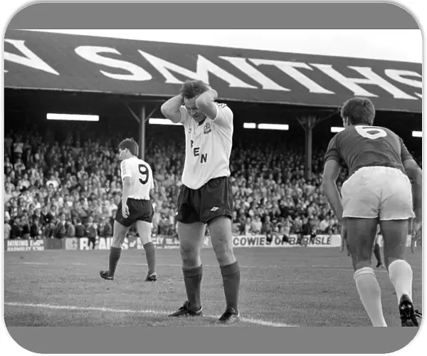 Barnsley 3 v. Bolton 0. September 1981 MF03-08-044