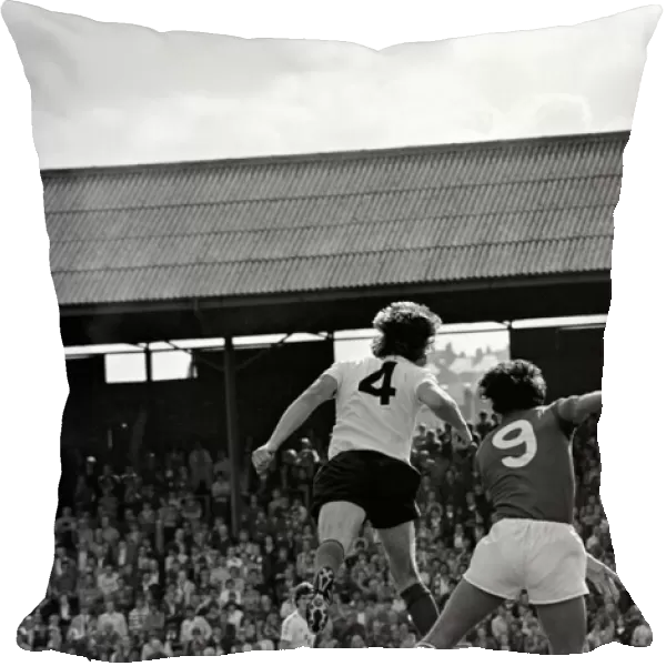 Barnsley 3 v. Bolton 0. September 1981 MF03-08-092