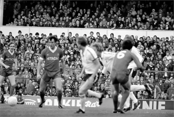 Tottenham Hotspur 2 v. Liverpool 0. March 1980 LF02-18-012 Local Caption Division