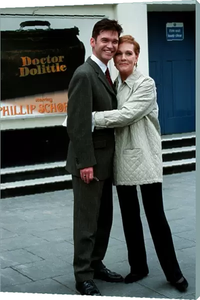 Phillip Schofield Actor  /  TV Presenter June 98 With actress Julie Andrews who will be