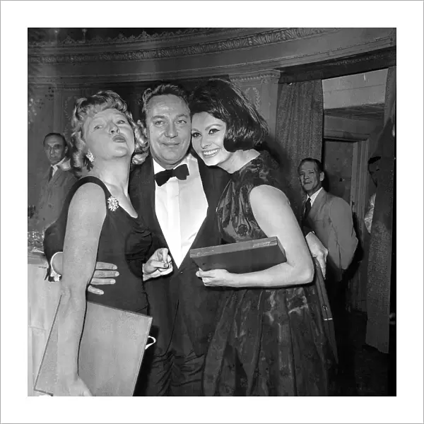 Dora Bryan Peter Finch and Sophia Loren British Film Academy Awards 1962