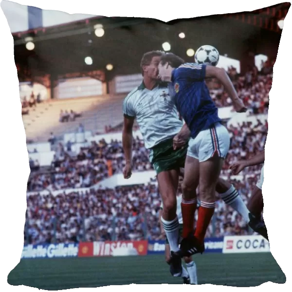 Northern Ireland 0 Yugoslavia 0 World Cup 1982 football players Bill Hamilton heading