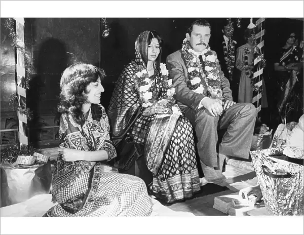 Traditional Hindu style wedding of Anjali Marwaha and Michael Sanderson