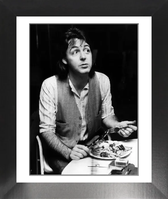 Framed Print : Paul McCartney Eating Fish and Chips Print, November 1977