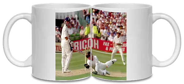 Alec Stewart is caught out by Ian Healy off Warne 1997 during fifth test against