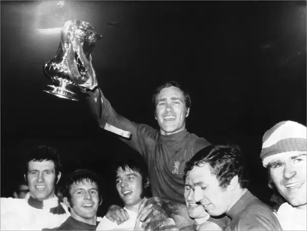 Ron Harris of Chelsea holds up the cup at Old Trafford 1970 after Chelsea had beaten
