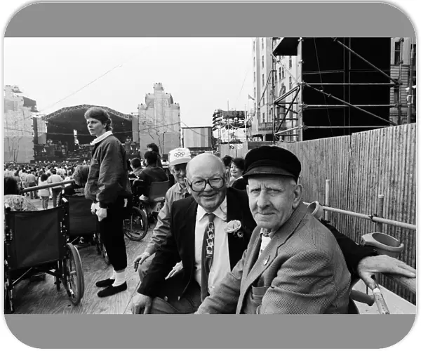 John Lennon Memorial Concert held at Pier Head, Liverpool. 5th May 1990