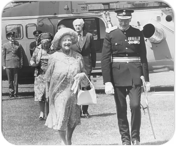 Queen Mother arriving at Wells in 1979