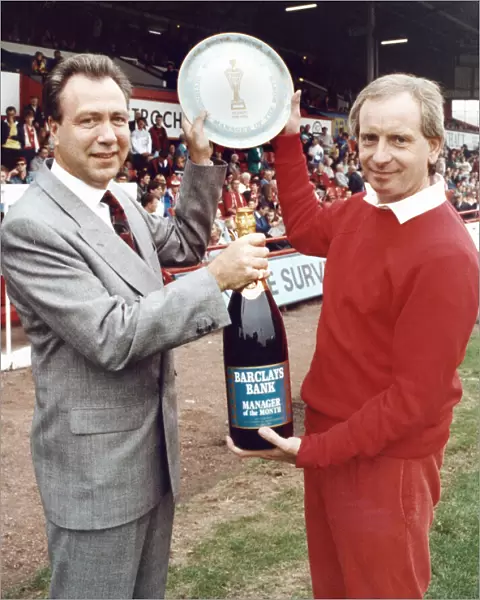 Middlesbrough manager Lennie lawrence collects his manager of the month award