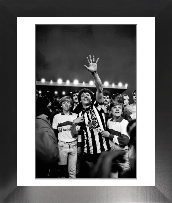 Framed Print : Kevin Keegan Print - Newcastle United vs Liverpool Friendly, 17th May 1984 Framed Print : Kevin Keegan Print - Newcastle United vs Liverpool Friendly, 17th May 1984