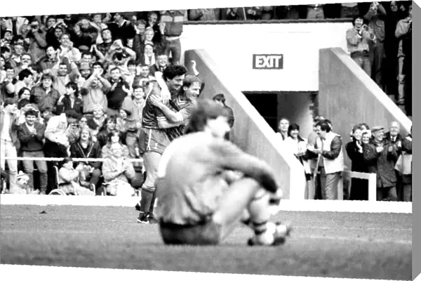 Liverpool v. Chelsea. May 1985 MF21-04-026 The final score was a four three
