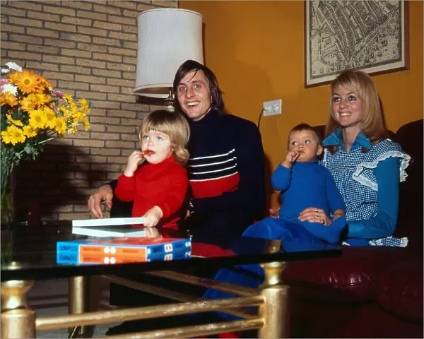 Johan Cruyff at home with wife and daughters December 1972