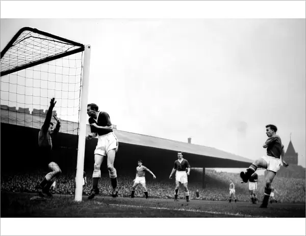 Manchester united versus Everton-action during the game October 1956