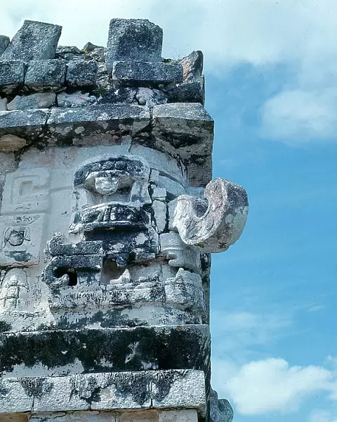 Chichen Itza: the most famous Mexican archaeological complex. It was the largest Mayan city on the Yucatan. According to the tradition, it was founded three times, in 432, 964 and 1194 C.E