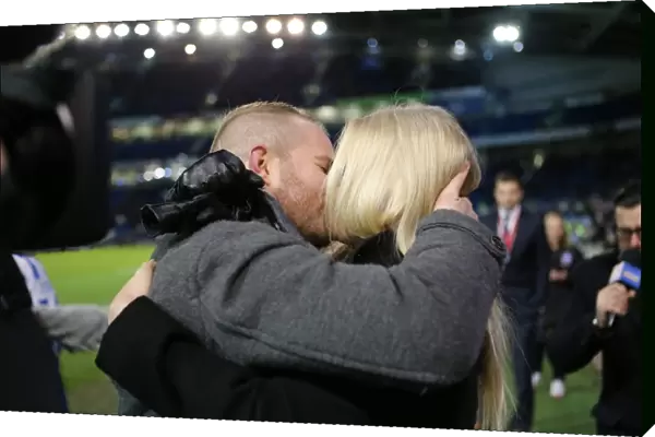 Brighton & Hove Albion: A Romantic Moment - Jamie Howell Proposes to Kristina Sinclair During Sky Bet Championship Match vs. Millwall (12DEC14)